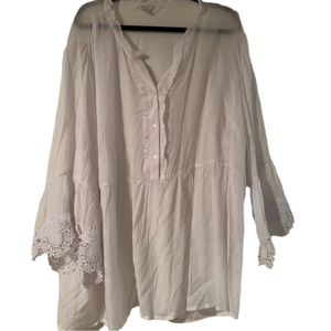 EST. 1946 Brand Size 26/28W White long lace sleeve buttonup V neck blouse